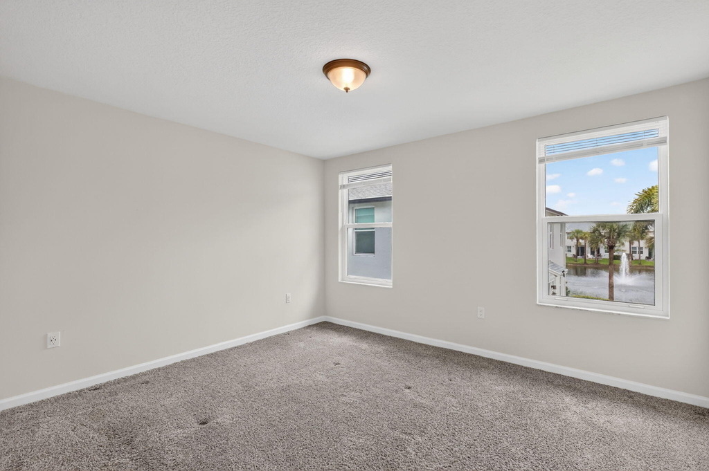 2410 Se Tarvest Way - Photo 28
