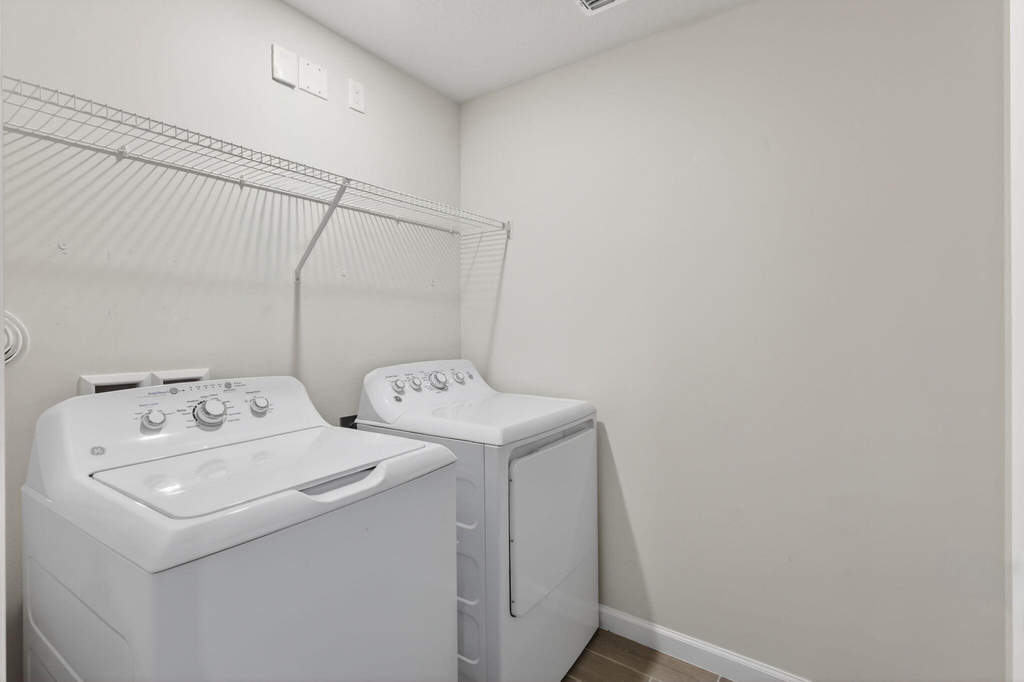 2410 Se Tarvest Way - Photo 27