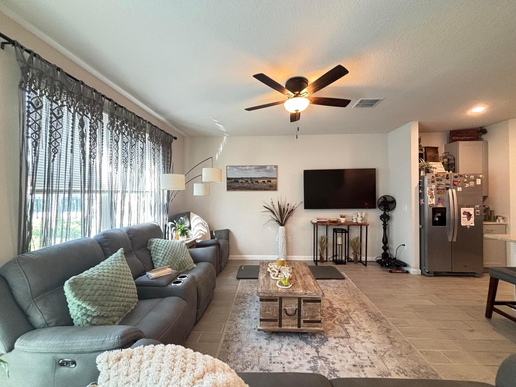 2410 Se Tarvest Way - Photo 2
