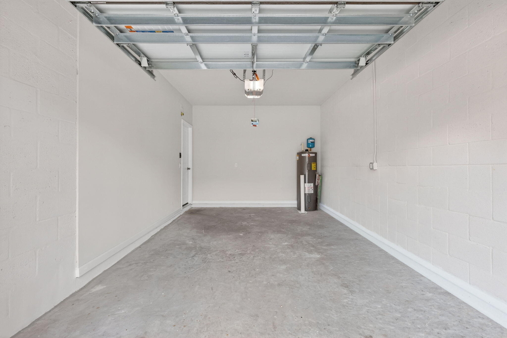2410 Se Tarvest Way - Photo 34