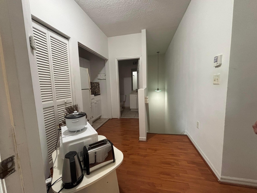 2941 Crestwood Terrace - Photo 8
