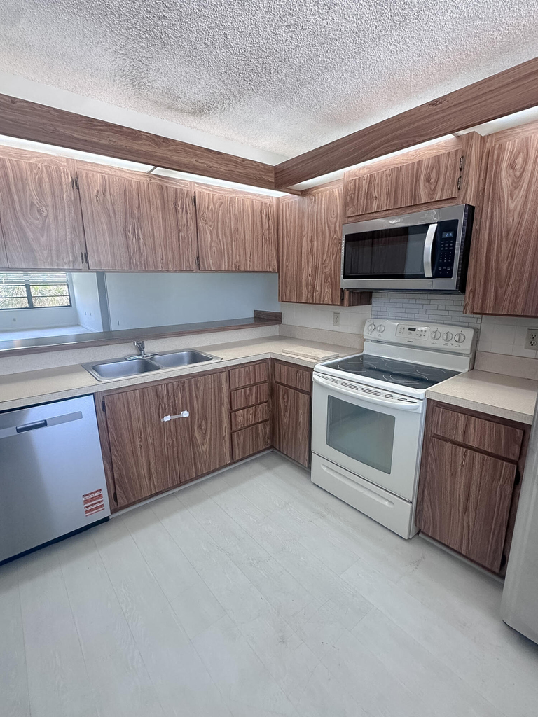 3511 Village Boulevard - Photo 0