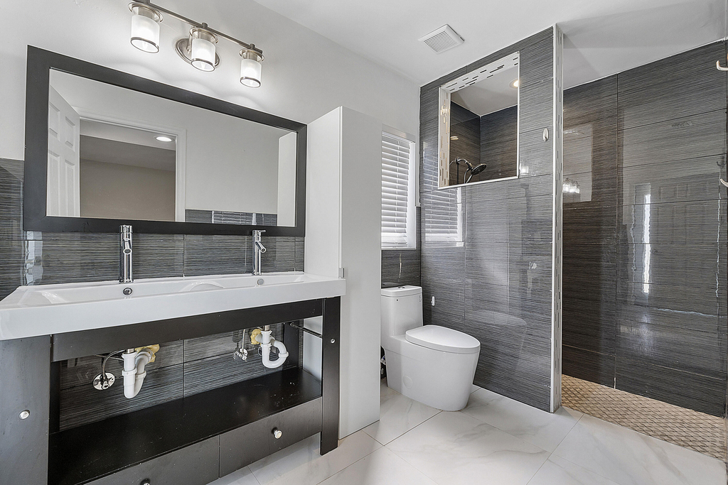 11461 Nw 39th Street - Photo 4