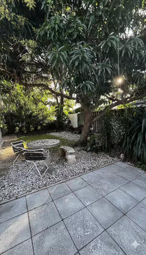 739 Se 12th Avenue - Photo 8