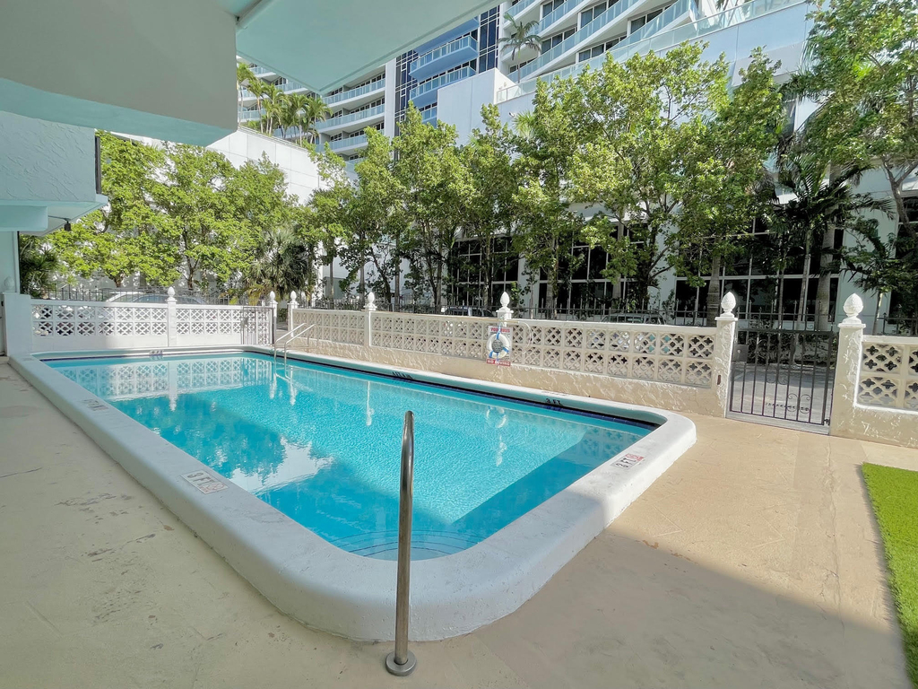 3000 Riomar Street - Photo 16