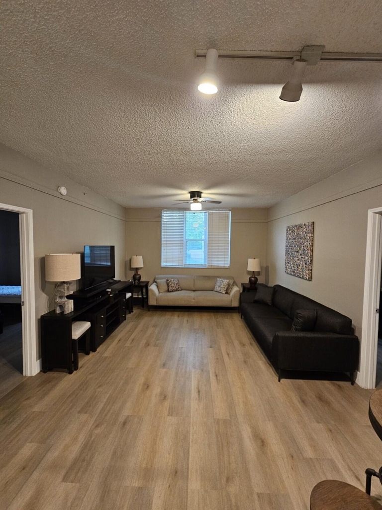 780 S Sapodilla Avenue - Photo 0