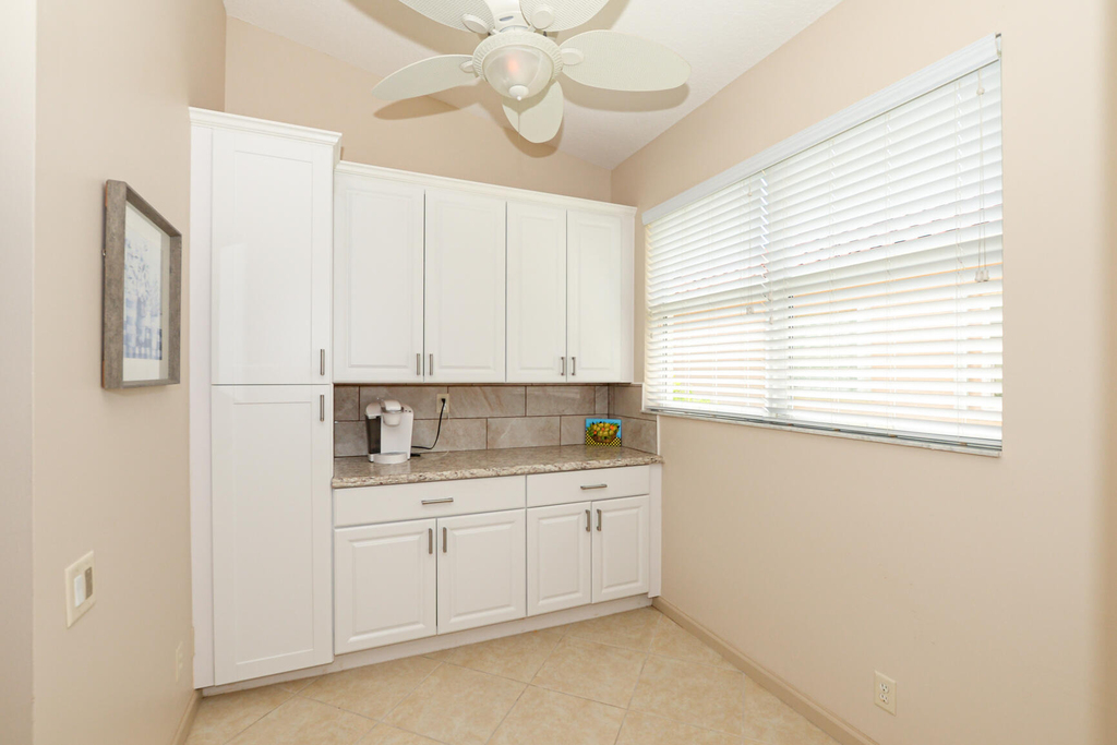 421 Nw Sunview Way - Photo 18