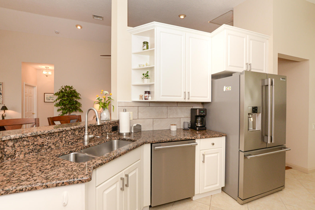421 Nw Sunview Way - Photo 16