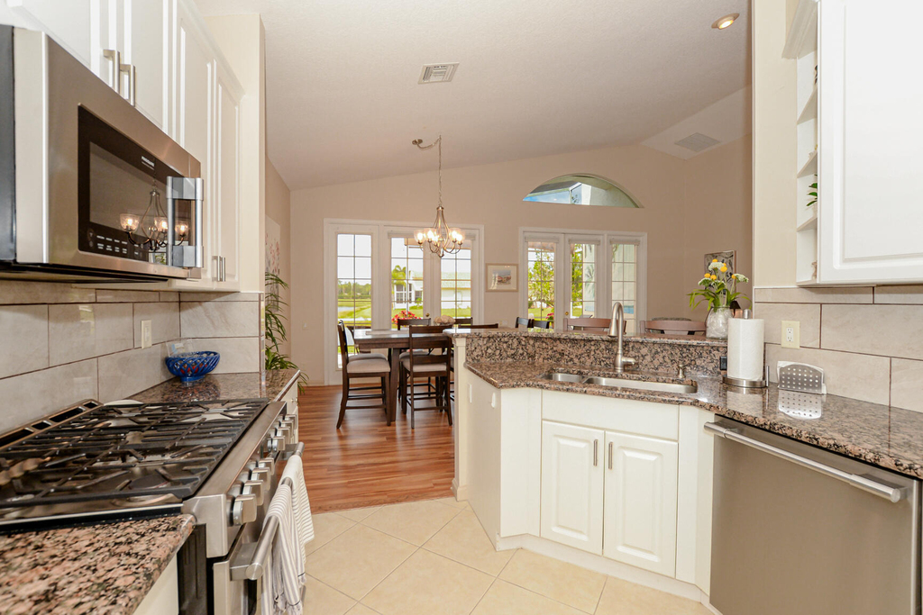 421 Nw Sunview Way - Photo 14