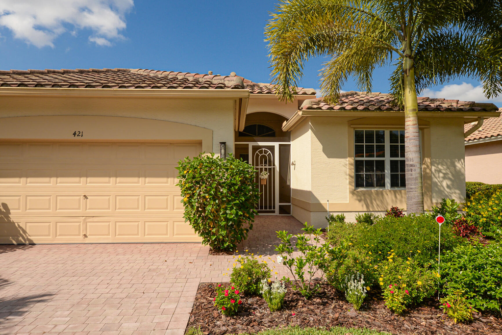 421 Nw Sunview Way - Photo 3