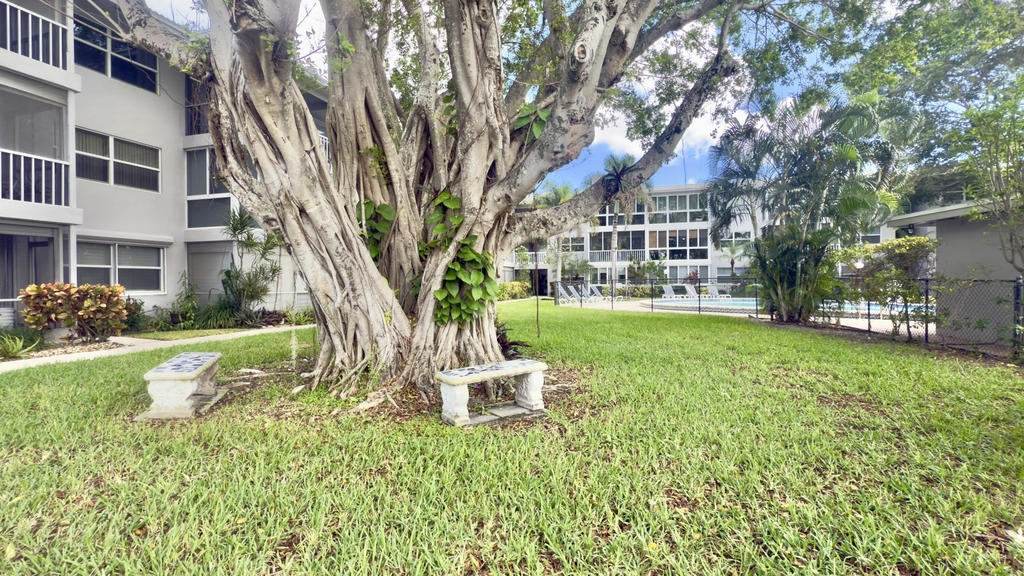 1200 Sw 12th Street Sw - Photo 1