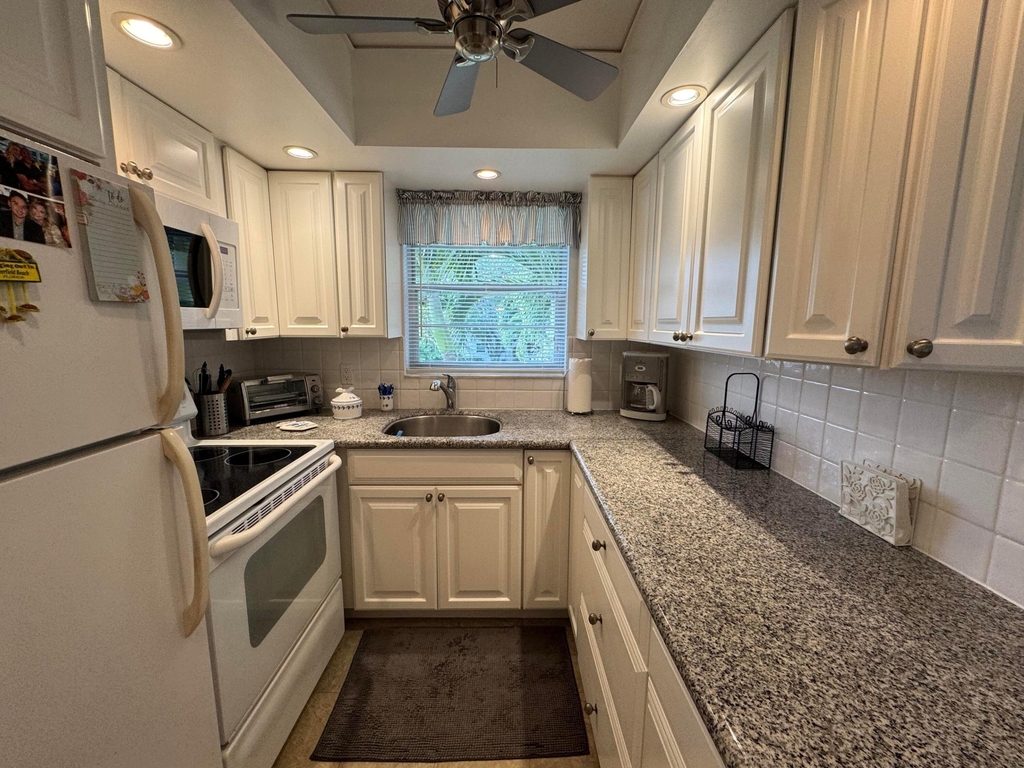 260 Prescott M - Photo 1