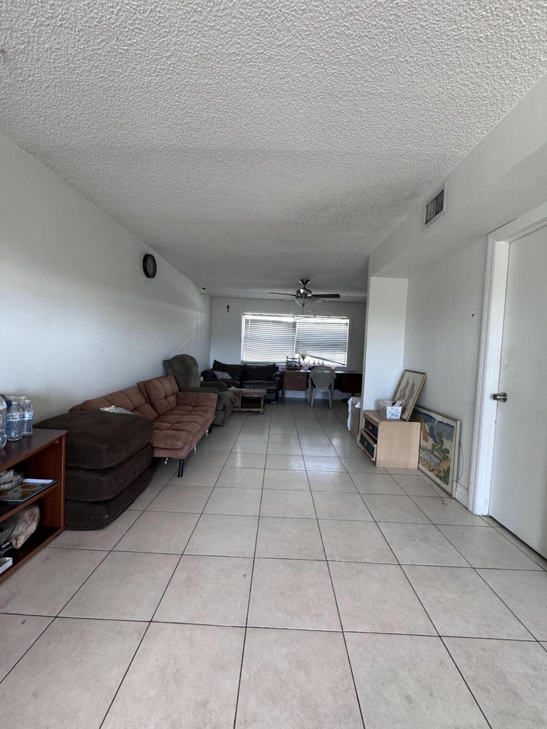 1100 Se 4th Avenue - Photo 5