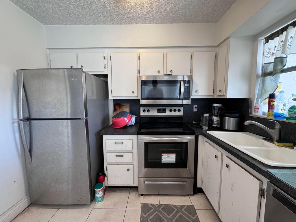 1100 Se 4th Avenue - Photo 3