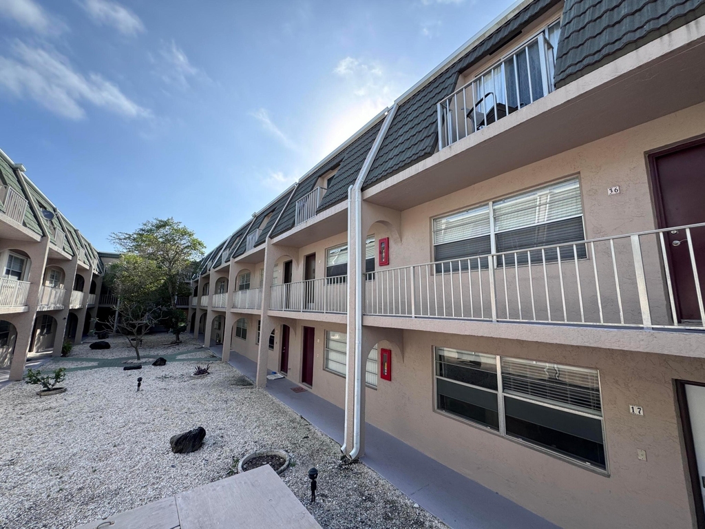 1100 Se 4th Avenue - Photo 13