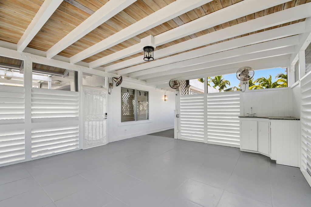 218 Worth Avenue - Photo 5