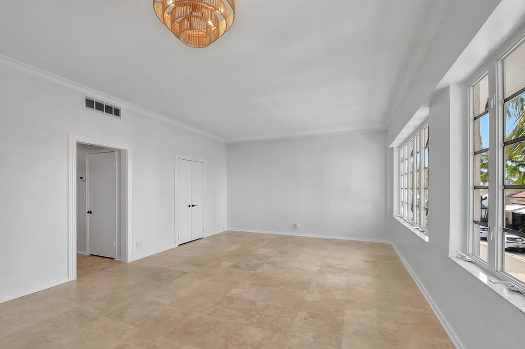 218 Worth Avenue - Photo 7