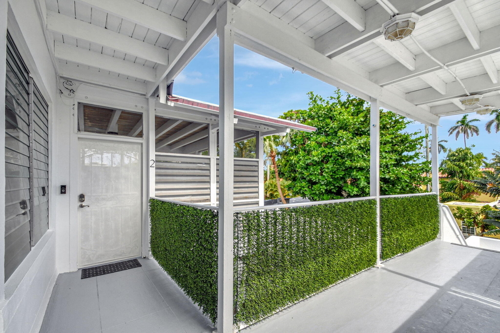 218 Worth Avenue - Photo 4