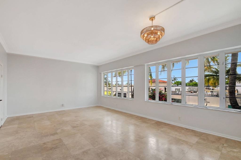 218 Worth Avenue - Photo 8
