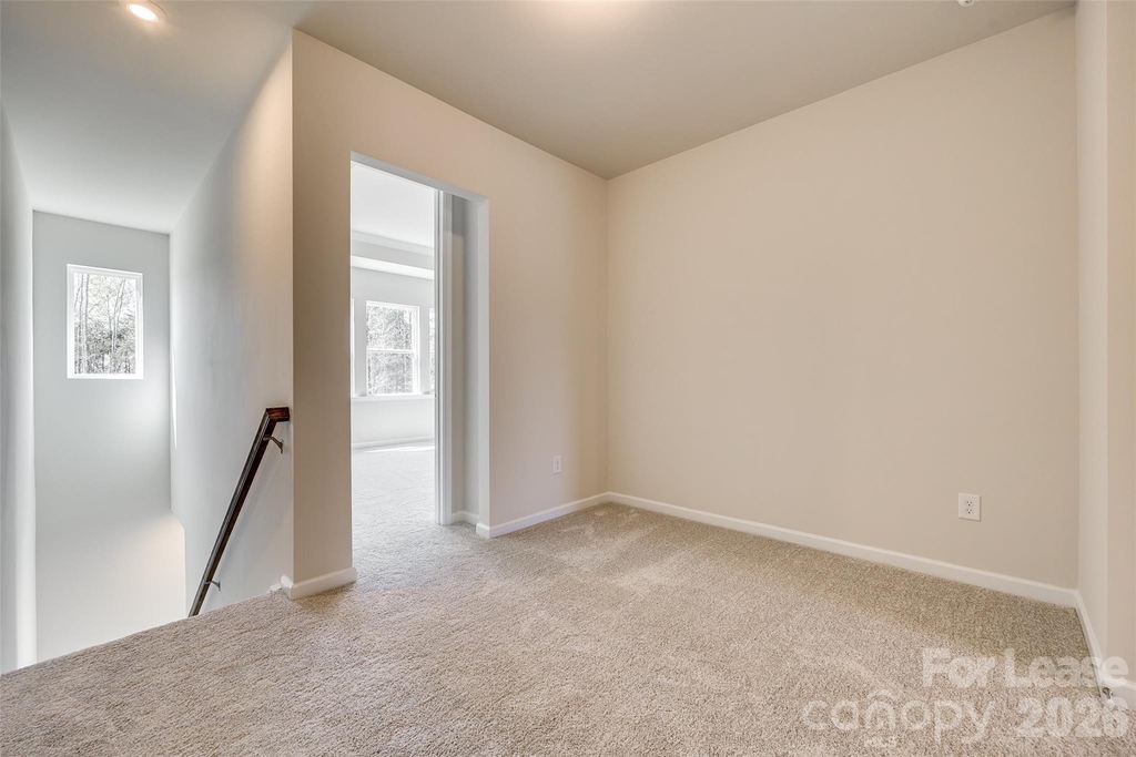 229 Brooks Springs Drive - Photo 15