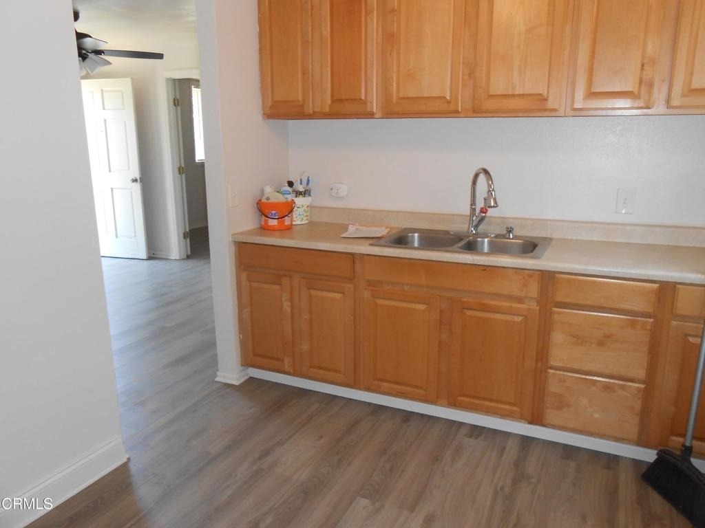225 Brett Way - Photo 3