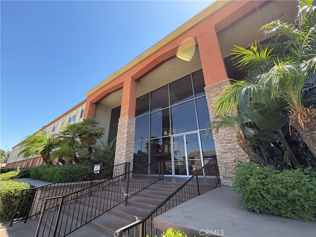 400 N Acacia Avenue - Photo 7