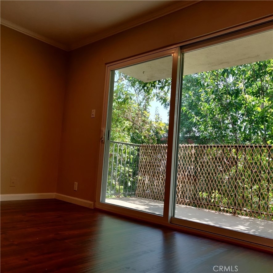 400 N Acacia Avenue - Photo 17