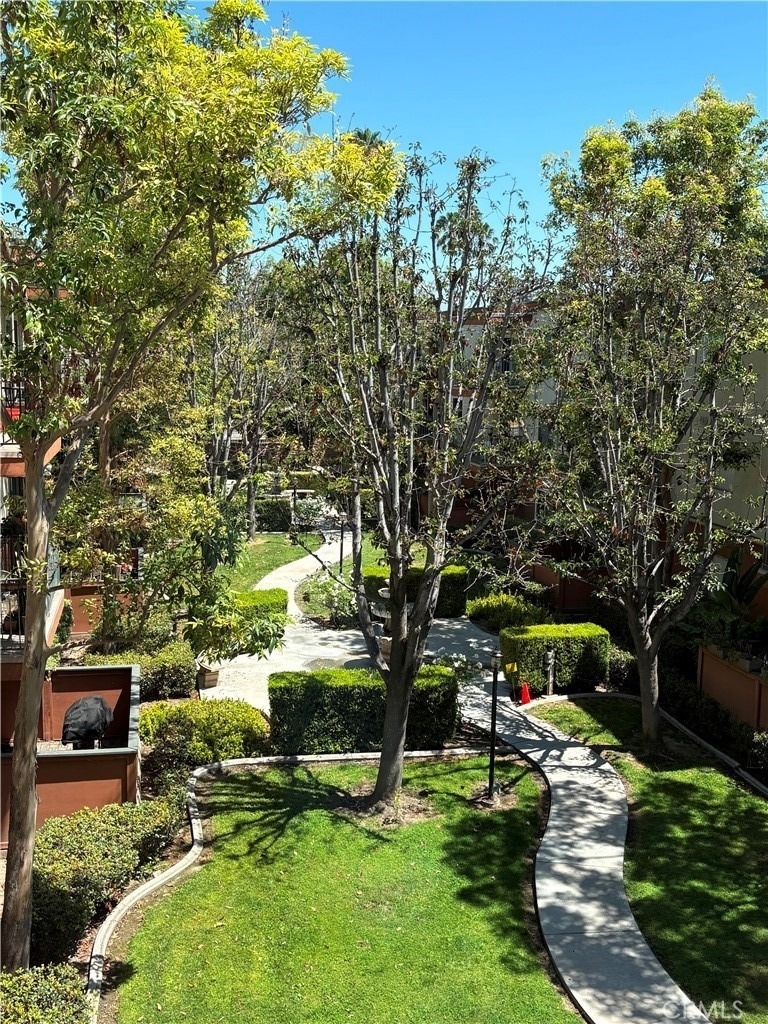 400 N Acacia Avenue - Photo 12