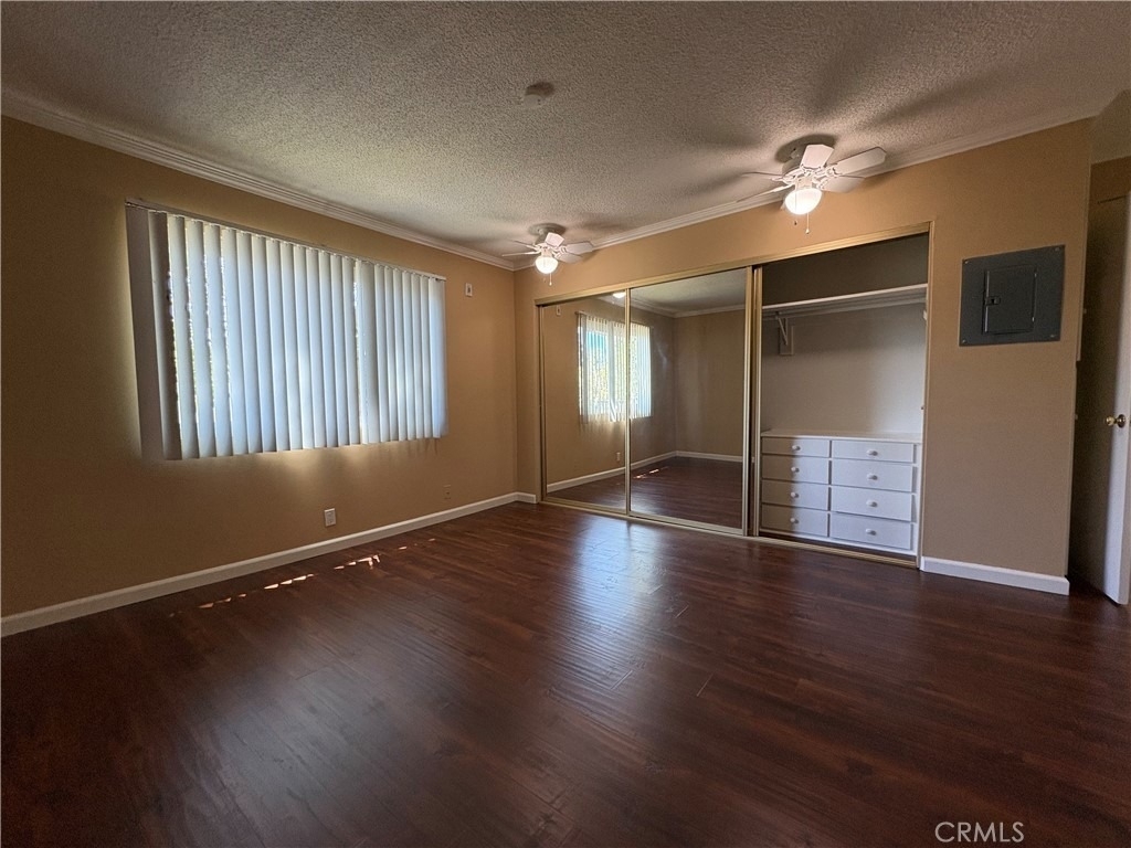 400 N Acacia Avenue - Photo 17