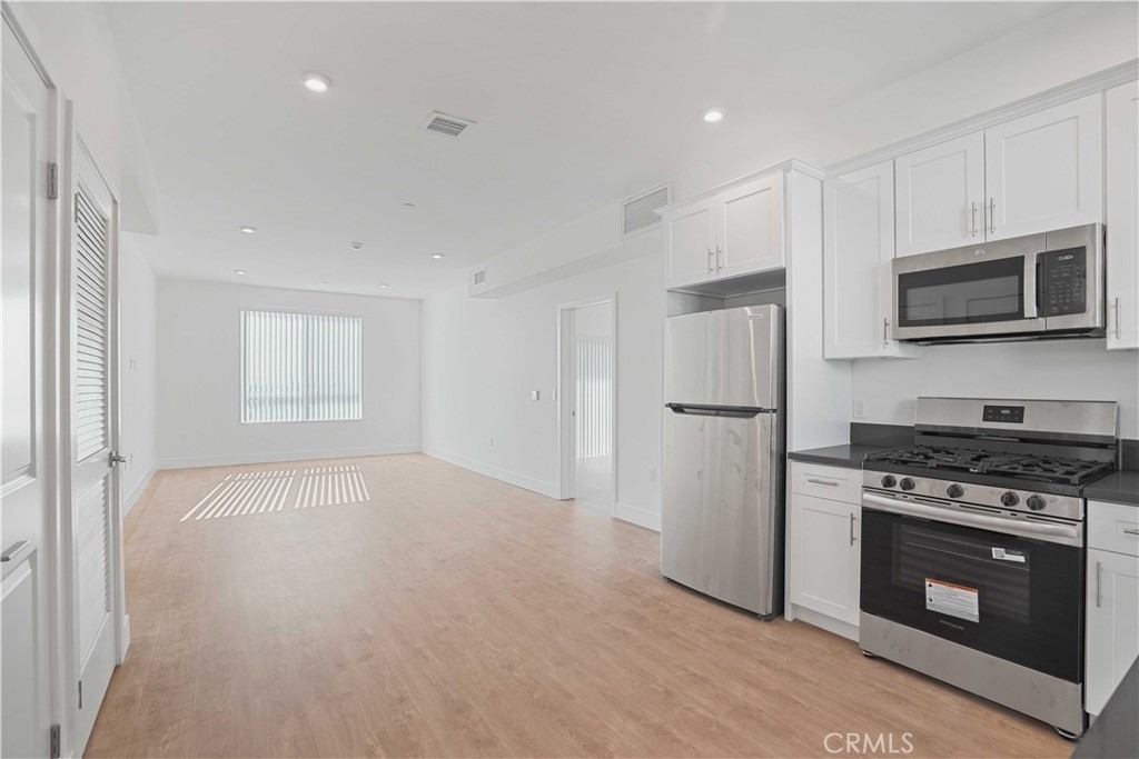 8750 Sepulveda Boulevard - Photo 7