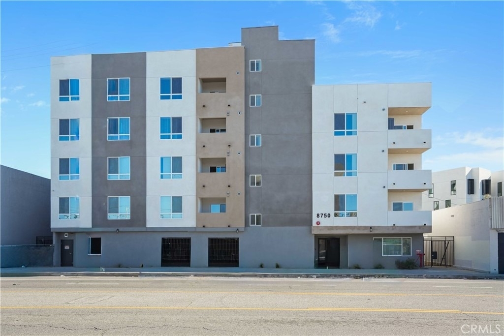 8750 Sepulveda Boulevard - Photo 23