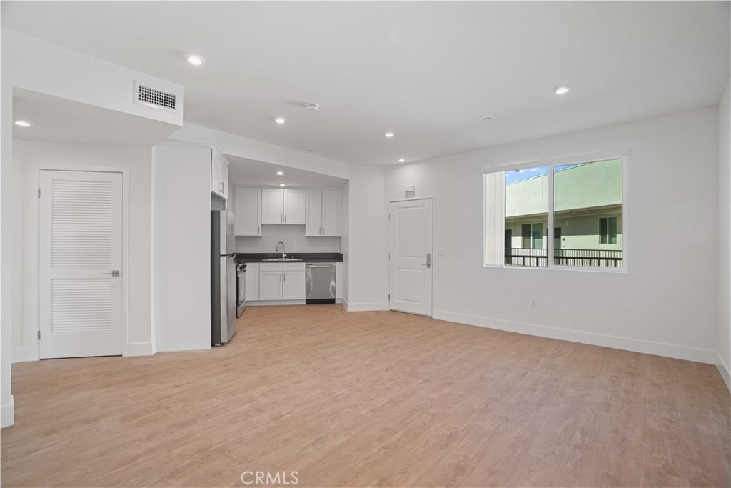 8750 Sepulveda Boulevard - Photo 5