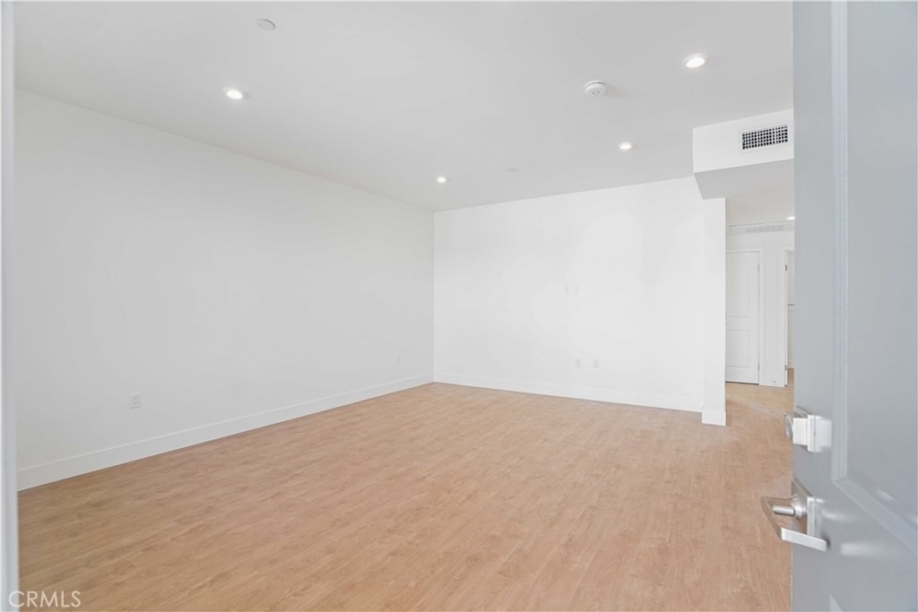 8750 Sepulveda Boulevard - Photo 3