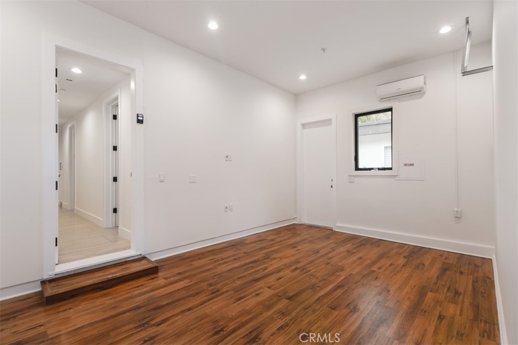 5017 Hesperia Ave - Photo 25