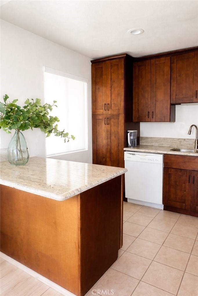 2124 Hermosa Avenue - Photo 2
