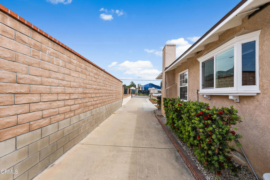 3103 N Olive Avenue - Photo 19