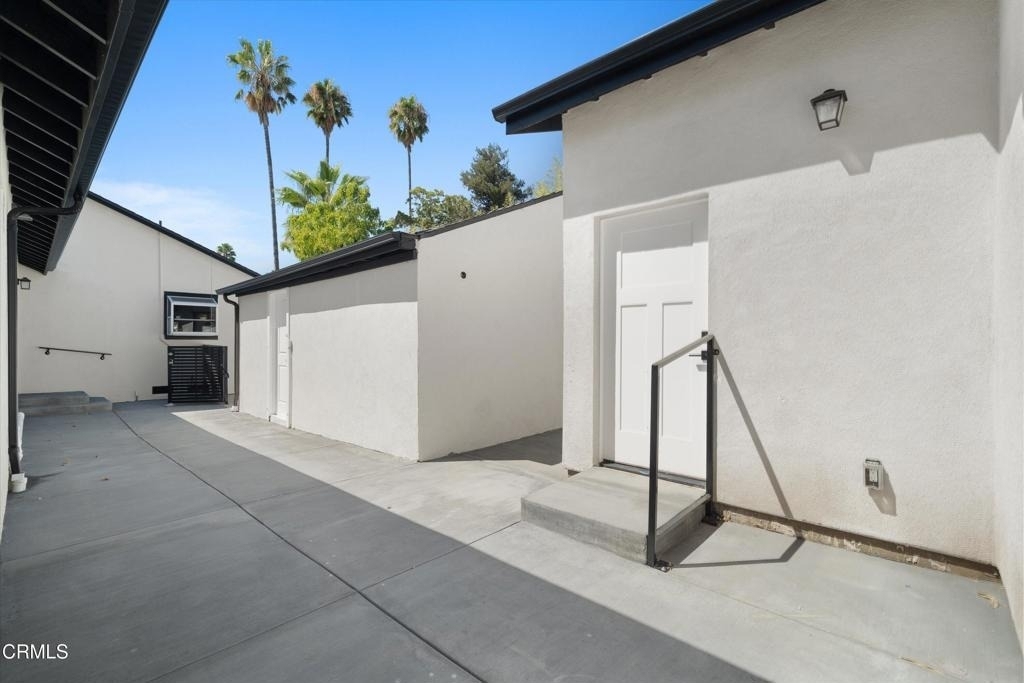 10558 Encino Avenue - Photo 17