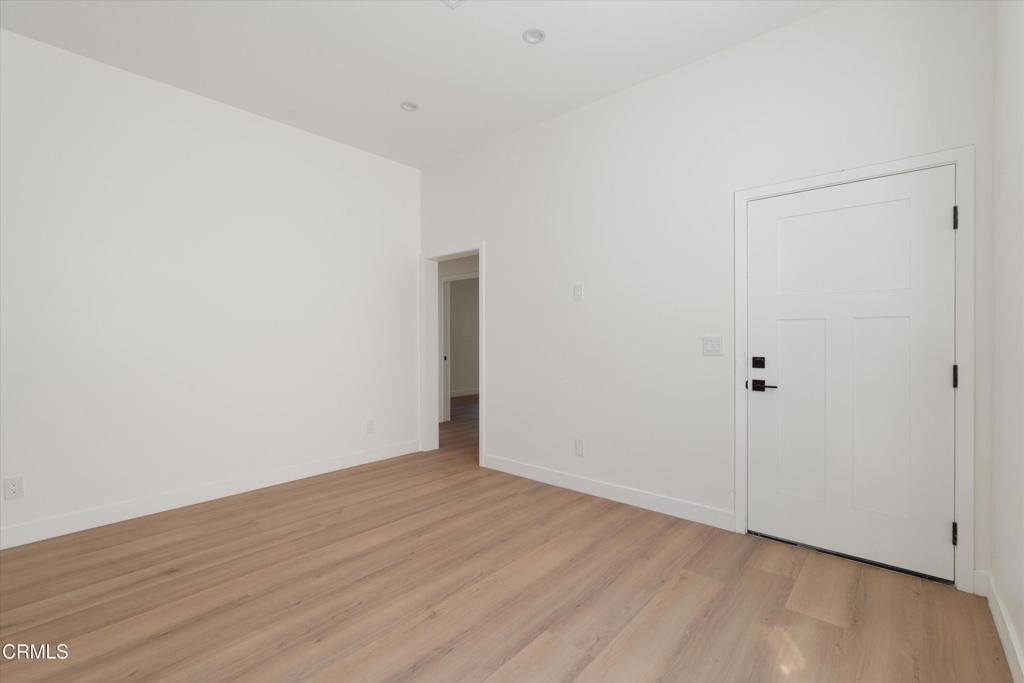 10558 Encino Avenue - Photo 7