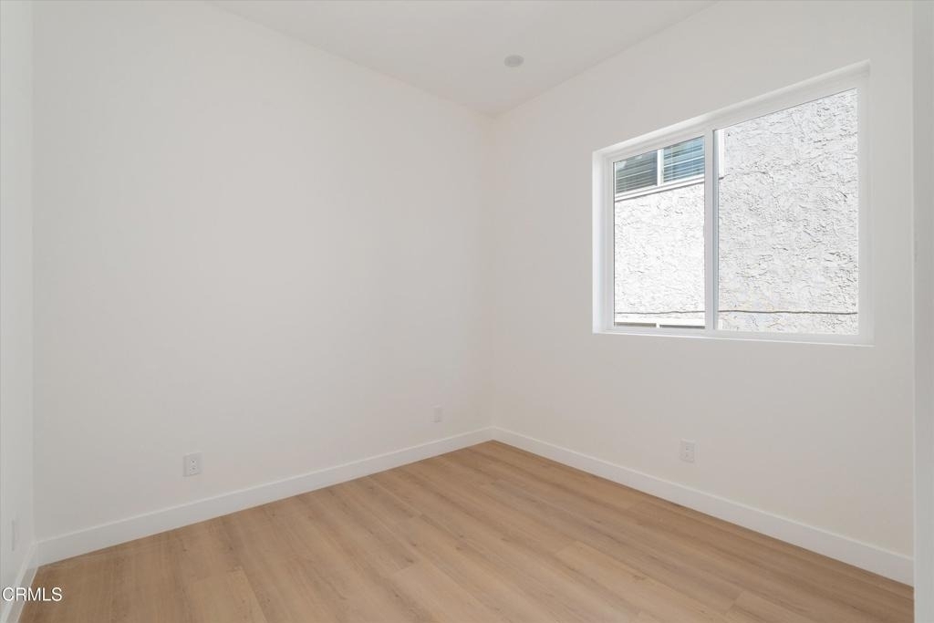 10558 Encino Avenue - Photo 9
