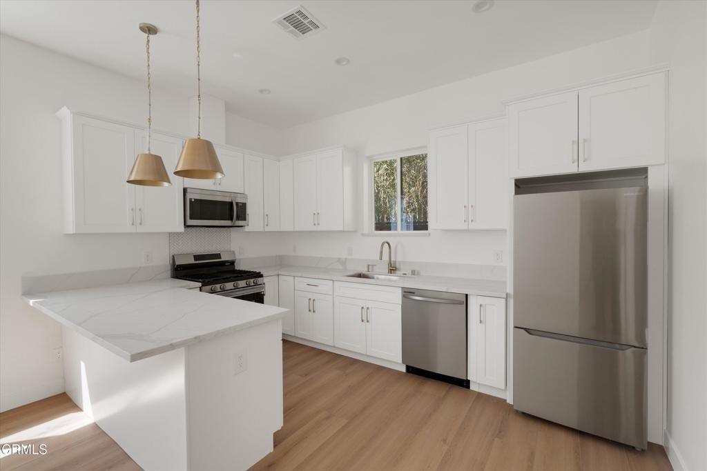 10558 Encino Avenue - Photo 3