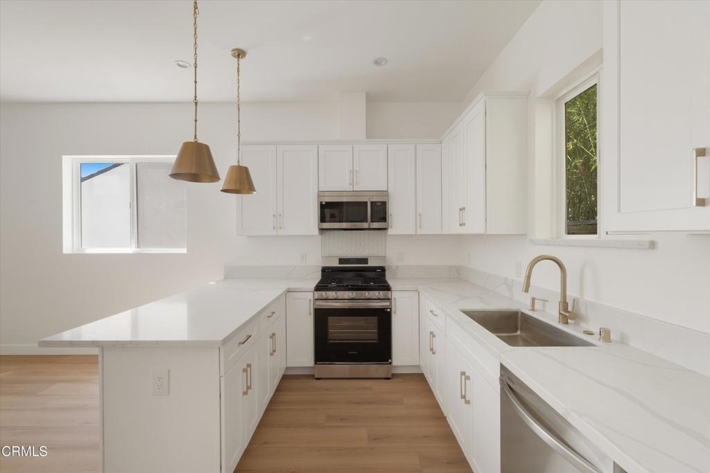 10558 Encino Avenue - Photo 4