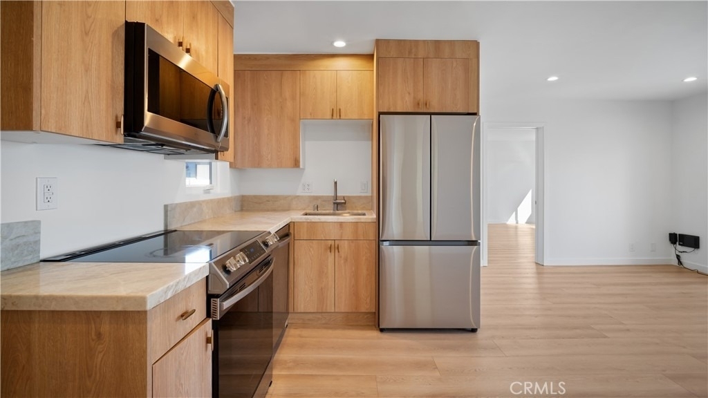 1105 N Coast Hwy - Photo 1
