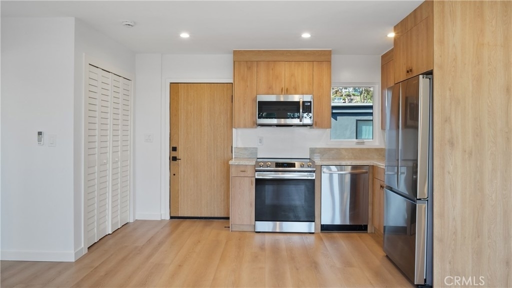 1105 N Coast Hwy - Photo 2
