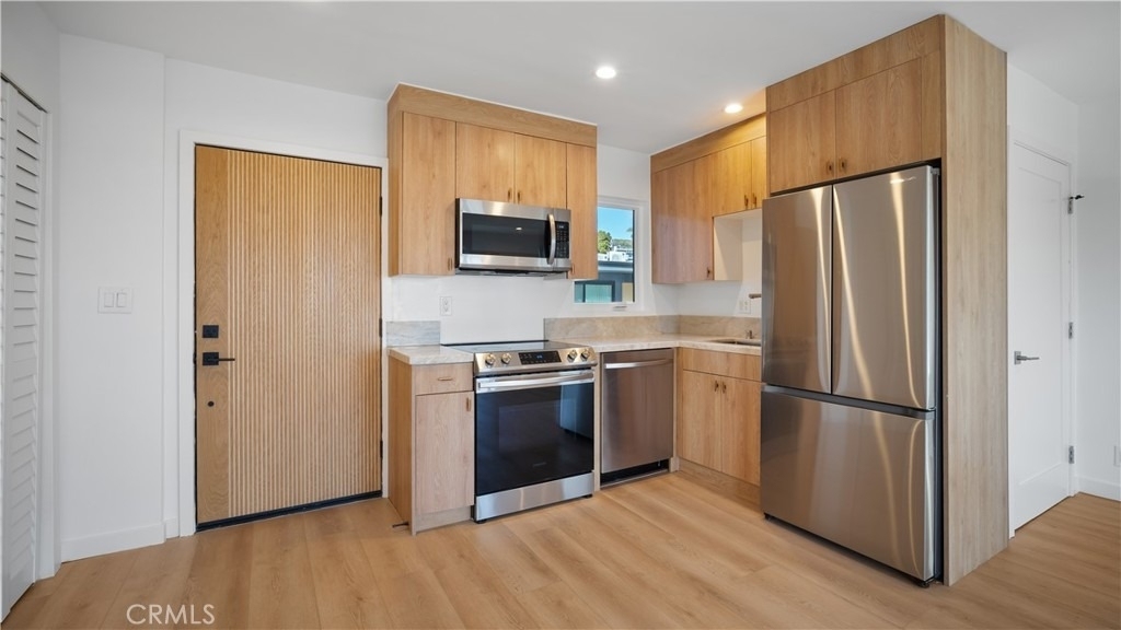 1105 N Coast Hwy - Photo 0