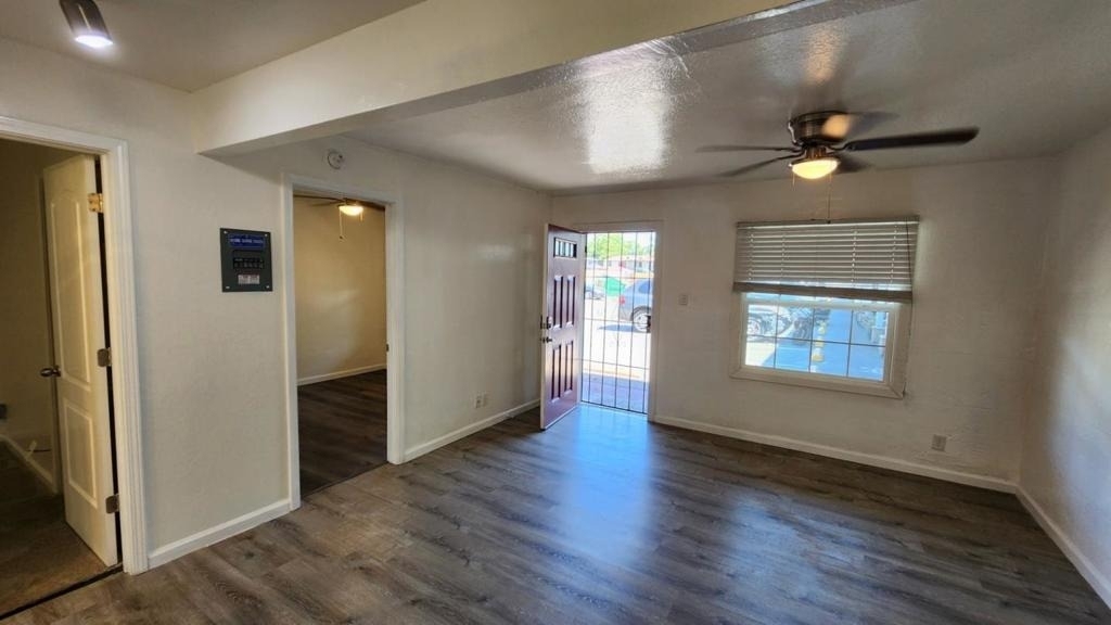 728 W 1st Avenue - Photo 1