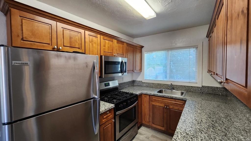 728 W 1st Avenue - Photo 2