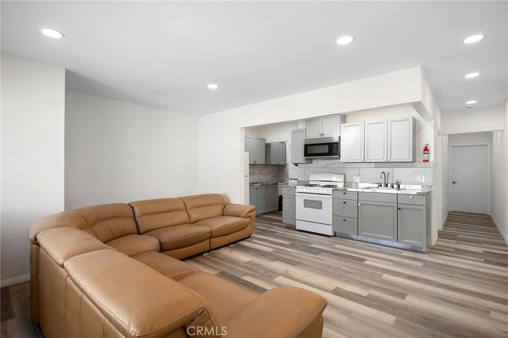 614 N 4th Street - Photo 2
