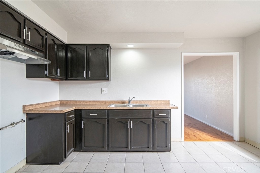 1308 E Oaks Street - Photo 0