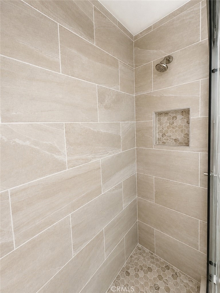 10822 Hunter Avenue - Photo 2