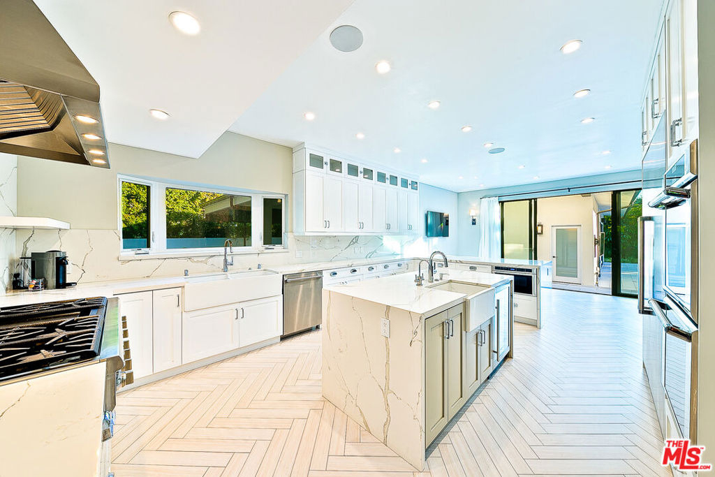 721 N Beverly Drive - Photo 12